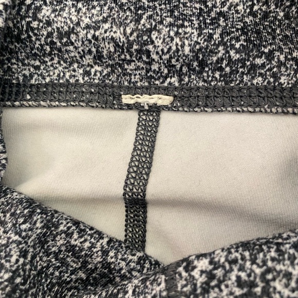 Lululemon leggings in gray and black - Picture 9 of 13